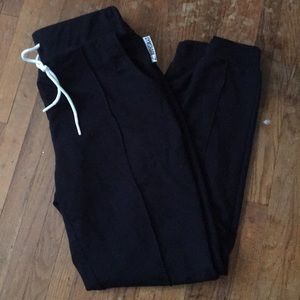 GYMSHARK BLACK SLOUNGE JOGGERS